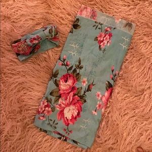 Swaddle blanket with matching bow